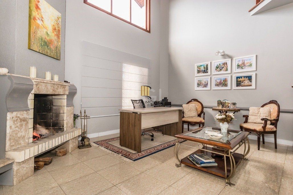 Casa 4 dormitórios no bairro Glória