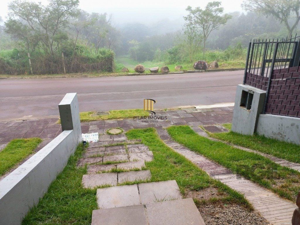 Sobrado 3 dormitórios no bairro Aberta dos Morros