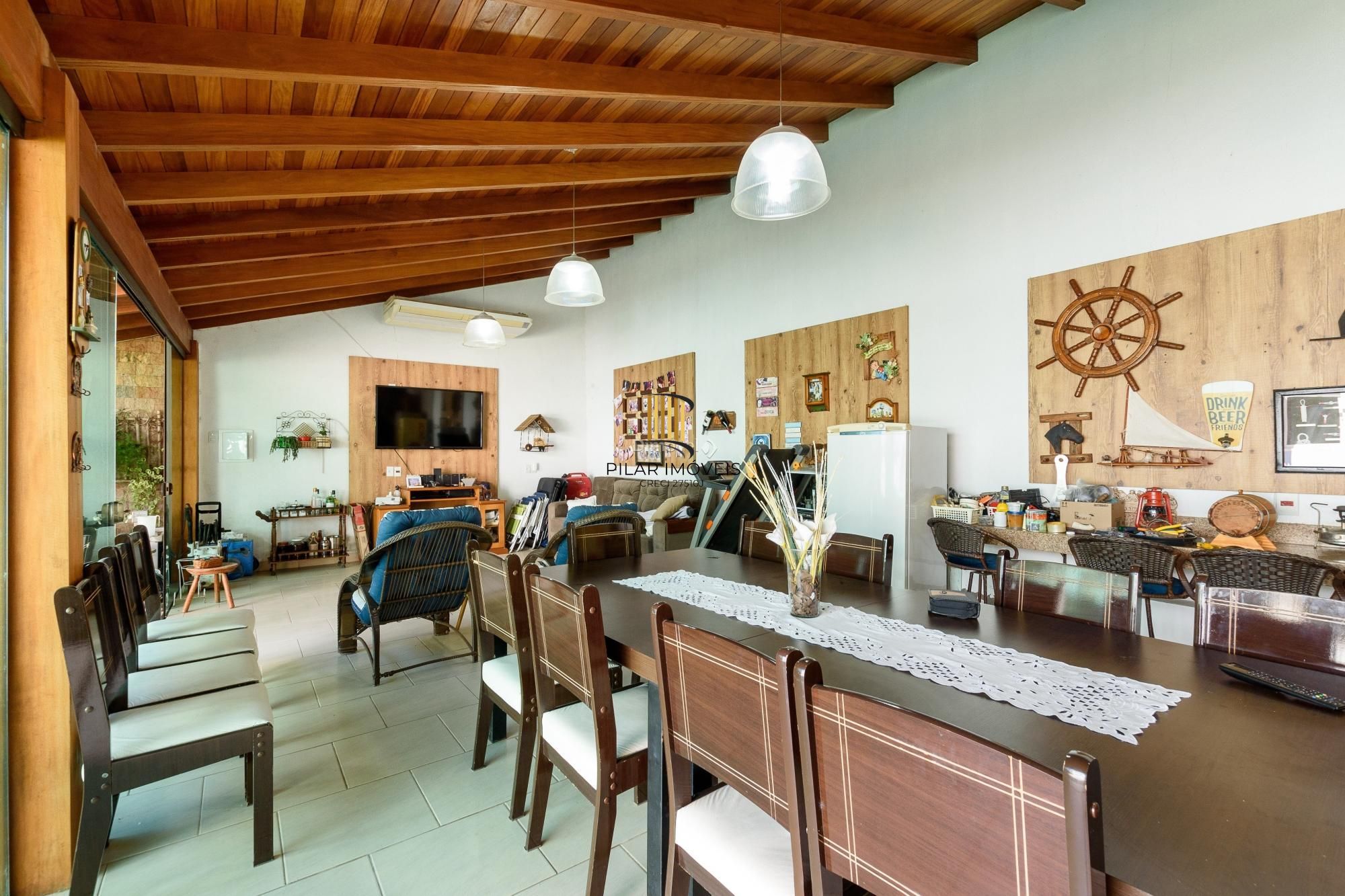 Venha morar em 350 m² com um clube em sua casa!