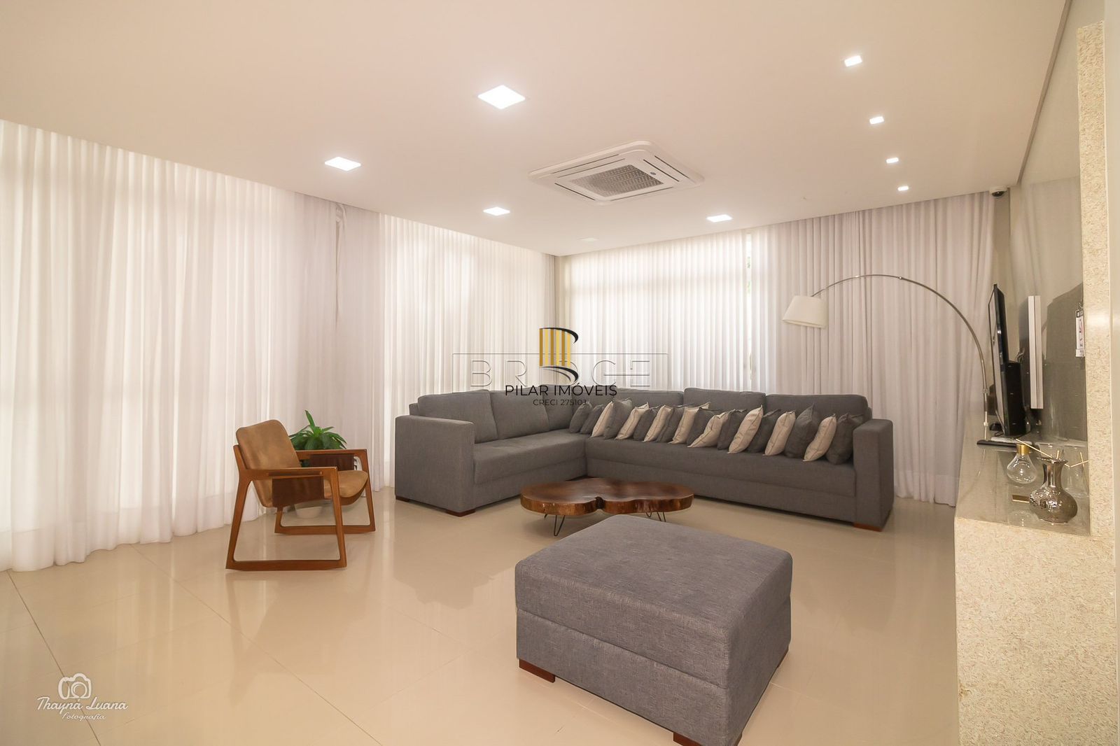 Apartamento com lareira, churrasqueira e 3 dormitórios no Central Park