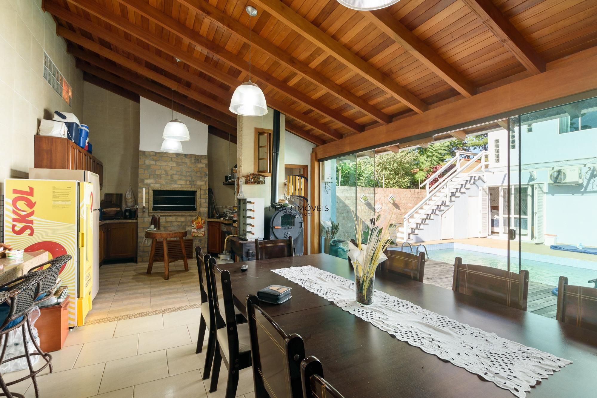 Venha morar em 350 m² com um clube em sua casa!