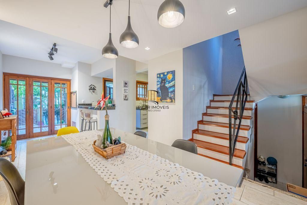 O Lar Ideal na Tristeza: Casa em Condomínio com 3 Dormitórios