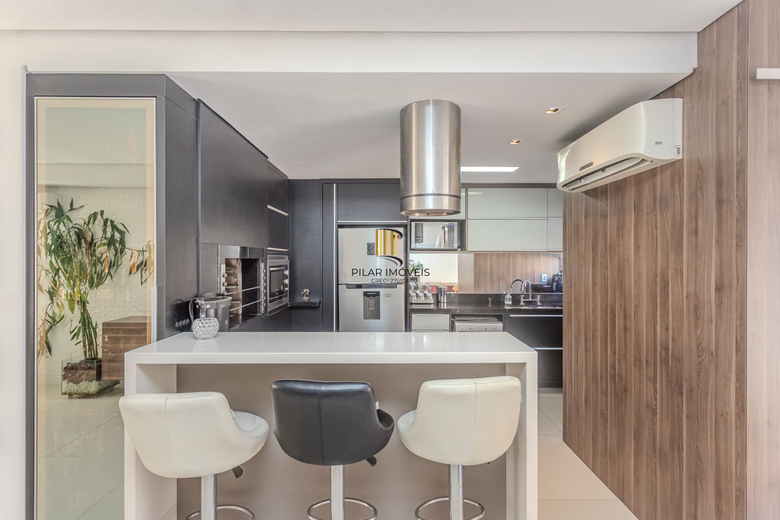 Casa com 3 suítes, Jacuzzi e vista panorâmica para o Guaíba