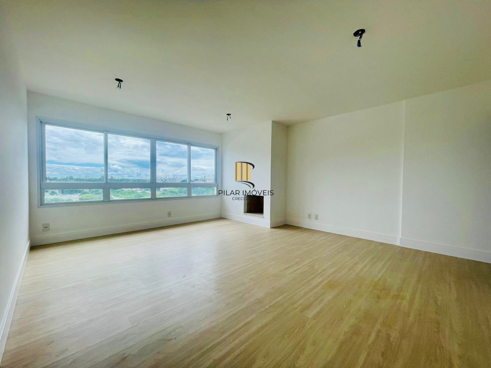 Apartamento com lareira, churrasqueira e 3 dormitórios no Central Park