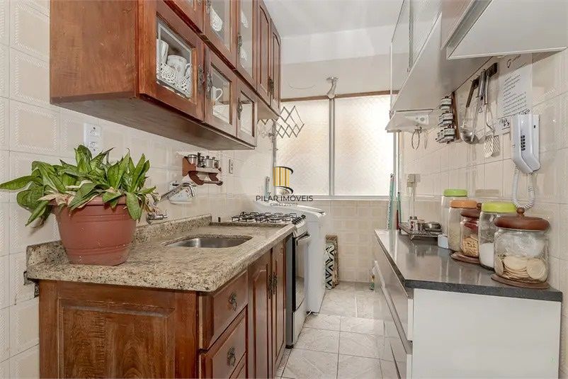 APARTAMENTO 2 DORMITORIOS E 1 VAGA AMPLO E CONSERVADO