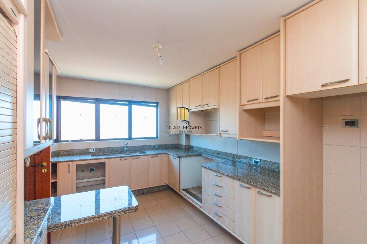 COBERTURA IMPRESSIONANTE NO MENINO DEUS: 471m² PRIVATIVOS, VISTA DEFINITIVA PARA O GUAÍBA E 3 VAGAS EM Porto Alegre