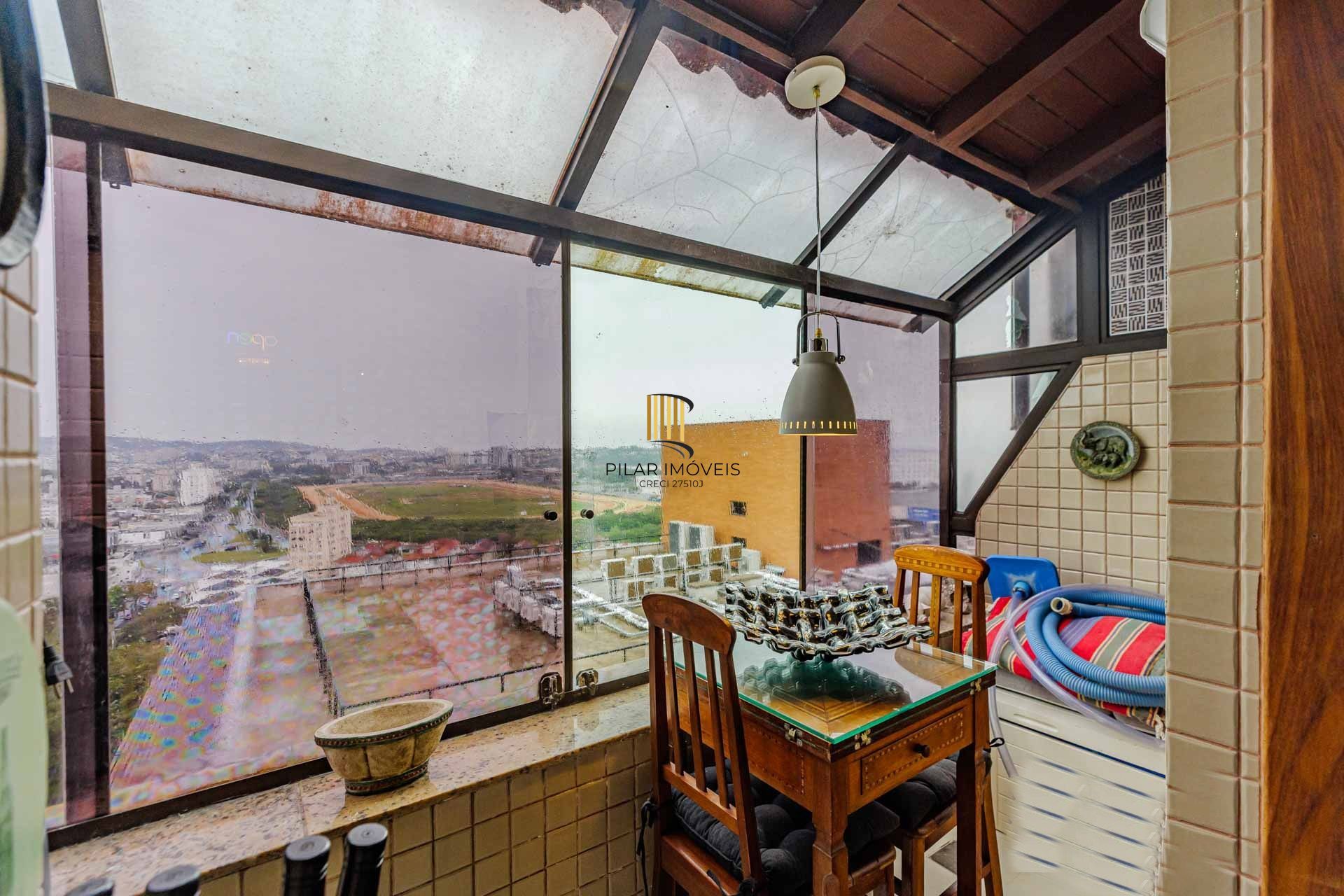 3 pavimentos com elevador eletronico e 2 vagas cobertas