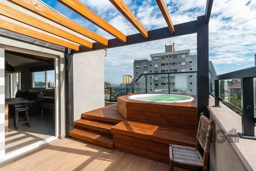 Cobertura com 4 quartos e 197m² à venda em Petrópolis, Porto Alegre.