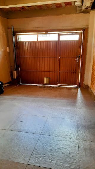 Linda Casa de Esquina com 230 M². Área de Lazer Completa.