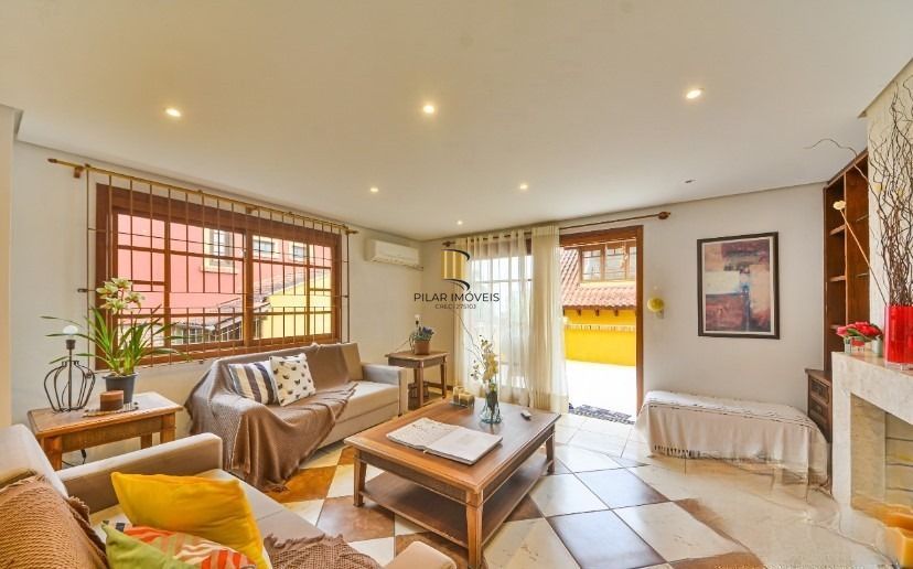 Casa 3 dormitórios no bairro Jardim Isabel