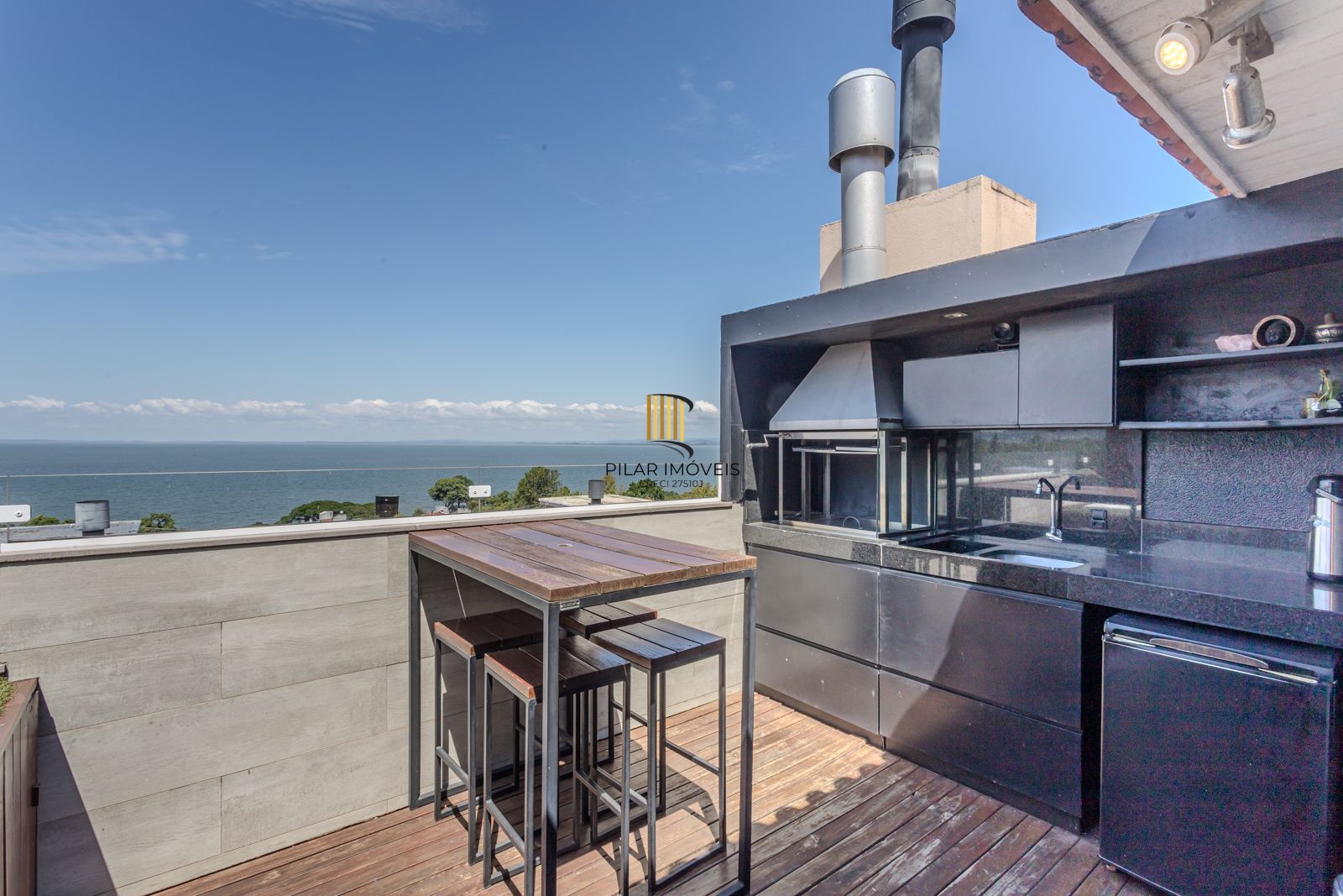 Casa com 3 suítes, Jacuzzi e vista panorâmica para o Guaíba