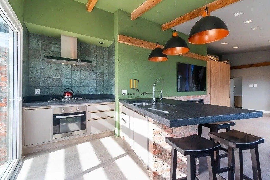 Cobertura com 4 quartos e 197m² à venda em Petrópolis, Porto Alegre.