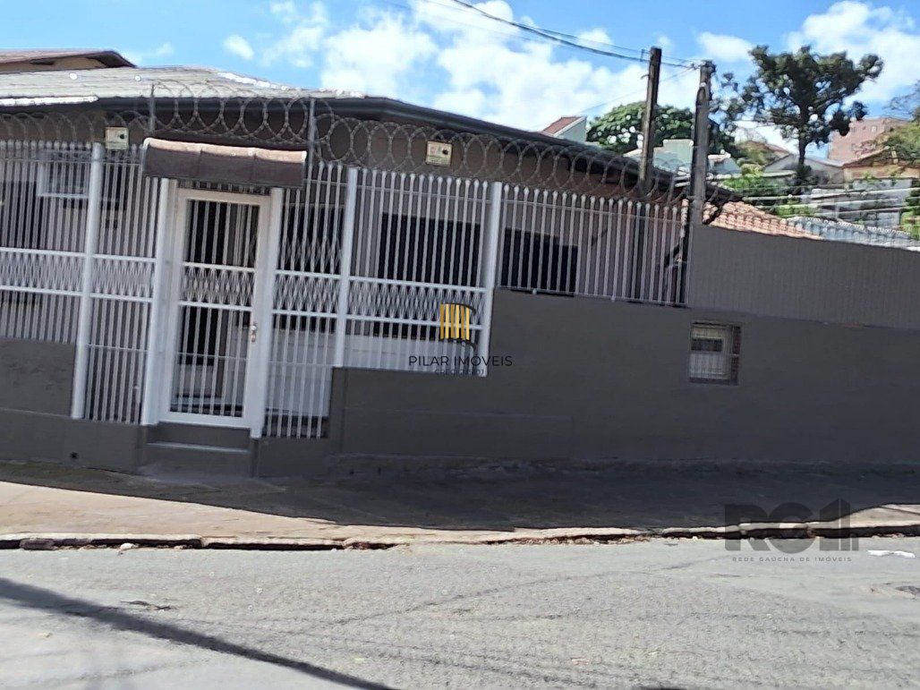 Casa 1 Dormitório(s) Bairro Glória