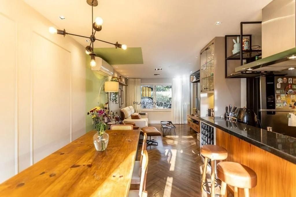 Casa com 3 dormitórios com suíte master em condomínio de alto padrão