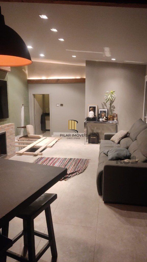 Cobertura com 4 quartos e 197m² à venda em Petrópolis, Porto Alegre.