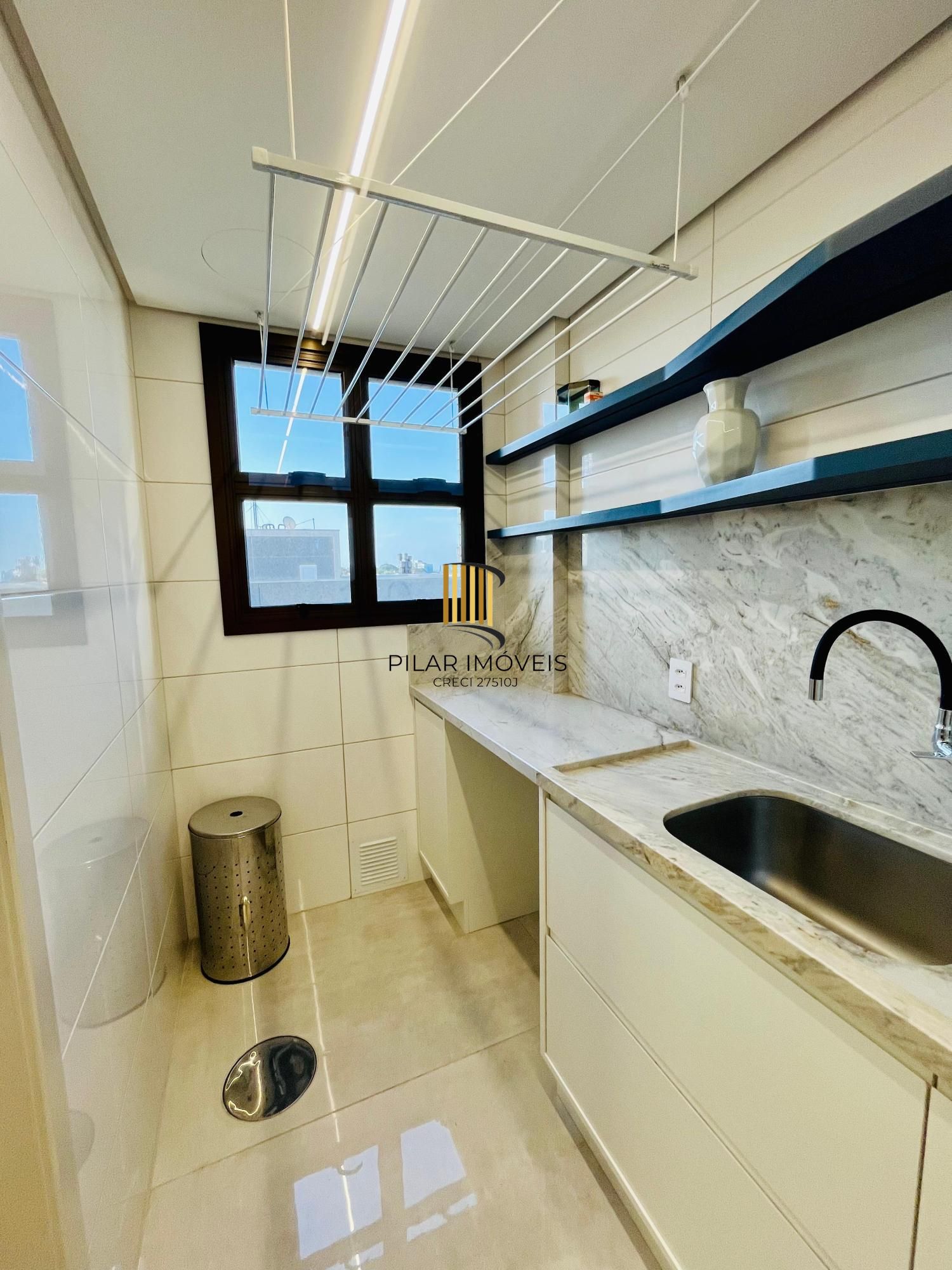 Apartamento de 145m² com projeto de arquiteta e 3 dormitórios no bairro Tristeza