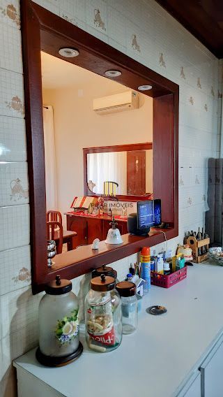 Linda Casa de Esquina com 230 M². Área de Lazer Completa.