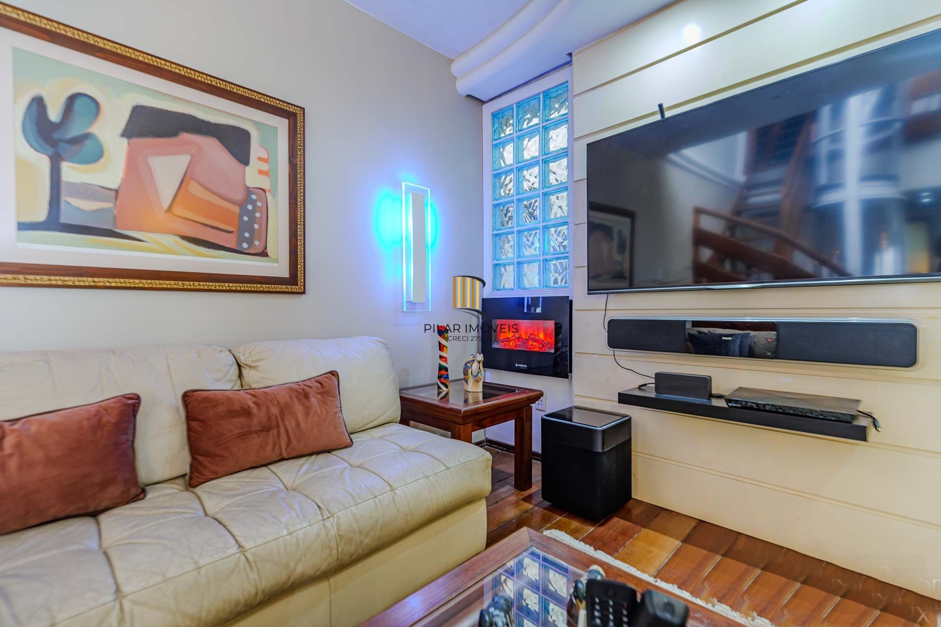 3 pavimentos com elevador eletronico e 2 vagas cobertas