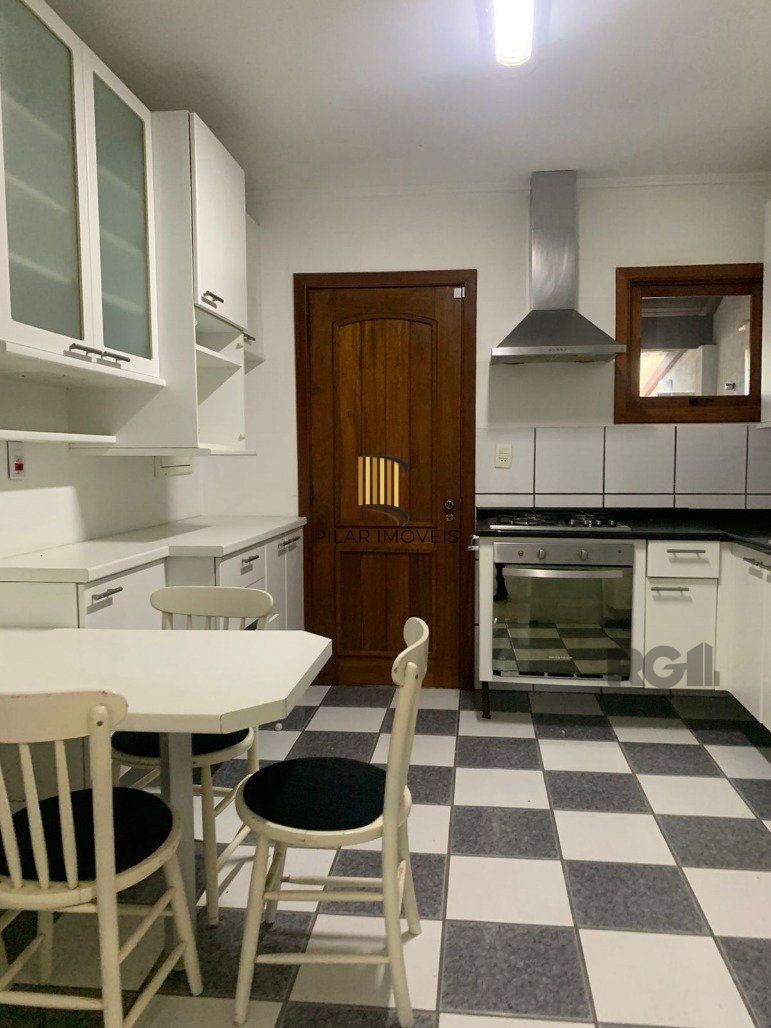 Casa de Condomínio 3 dormitórios no bairro Cavalhada