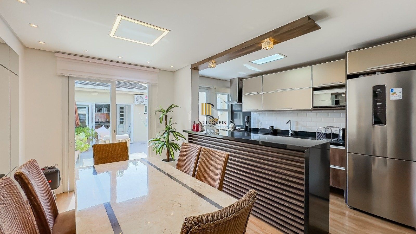 Sobrado dos Sonhos no Jardim Itú Sabará – Alto Padrão, 3 Dormitórios e 2 Vagas!