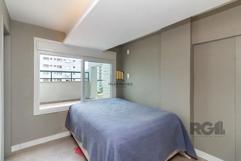 Cobertura com 4 quartos e 197m² à venda em Petrópolis, Porto Alegre.