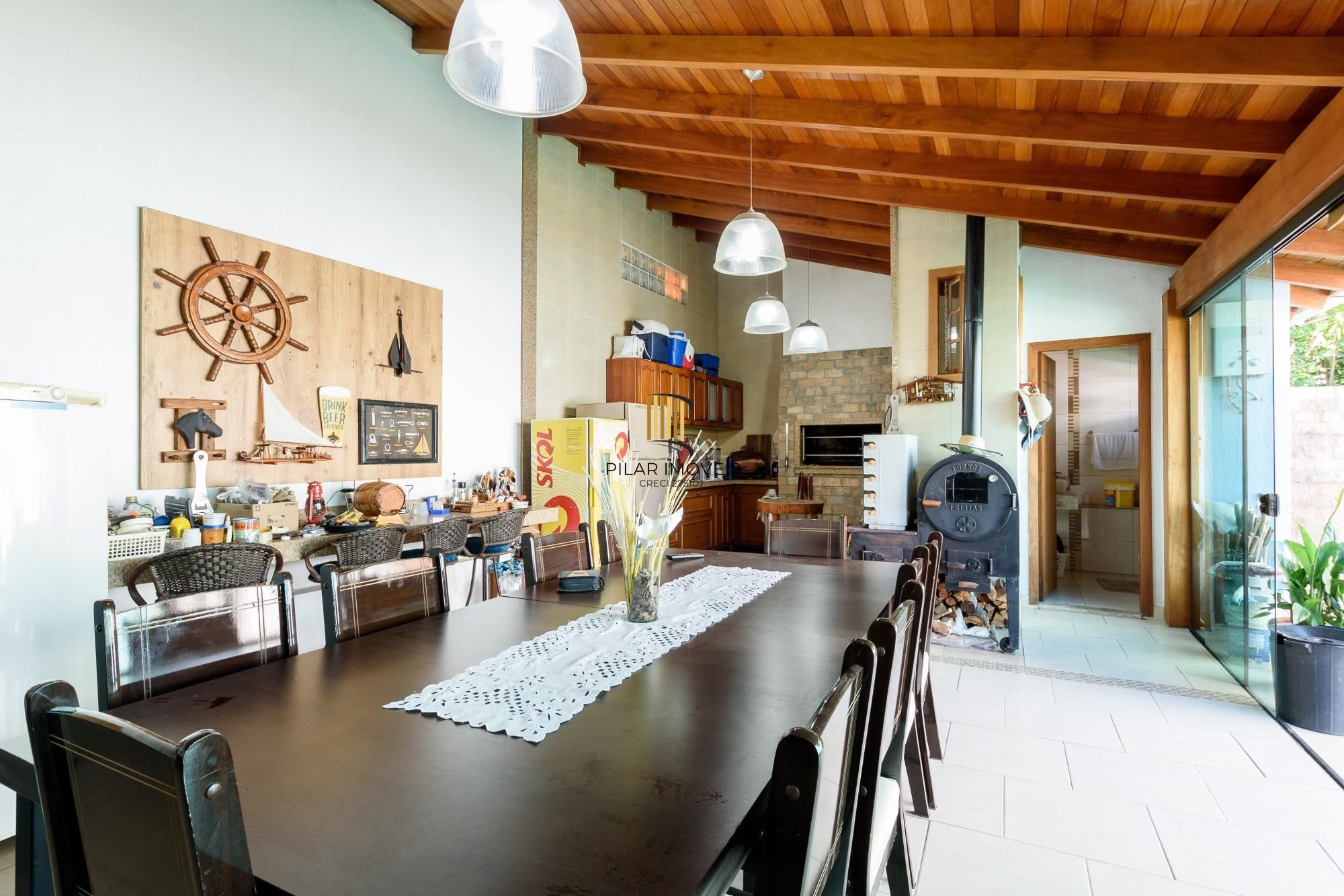 Venha morar em 350 m² com um clube em sua casa!