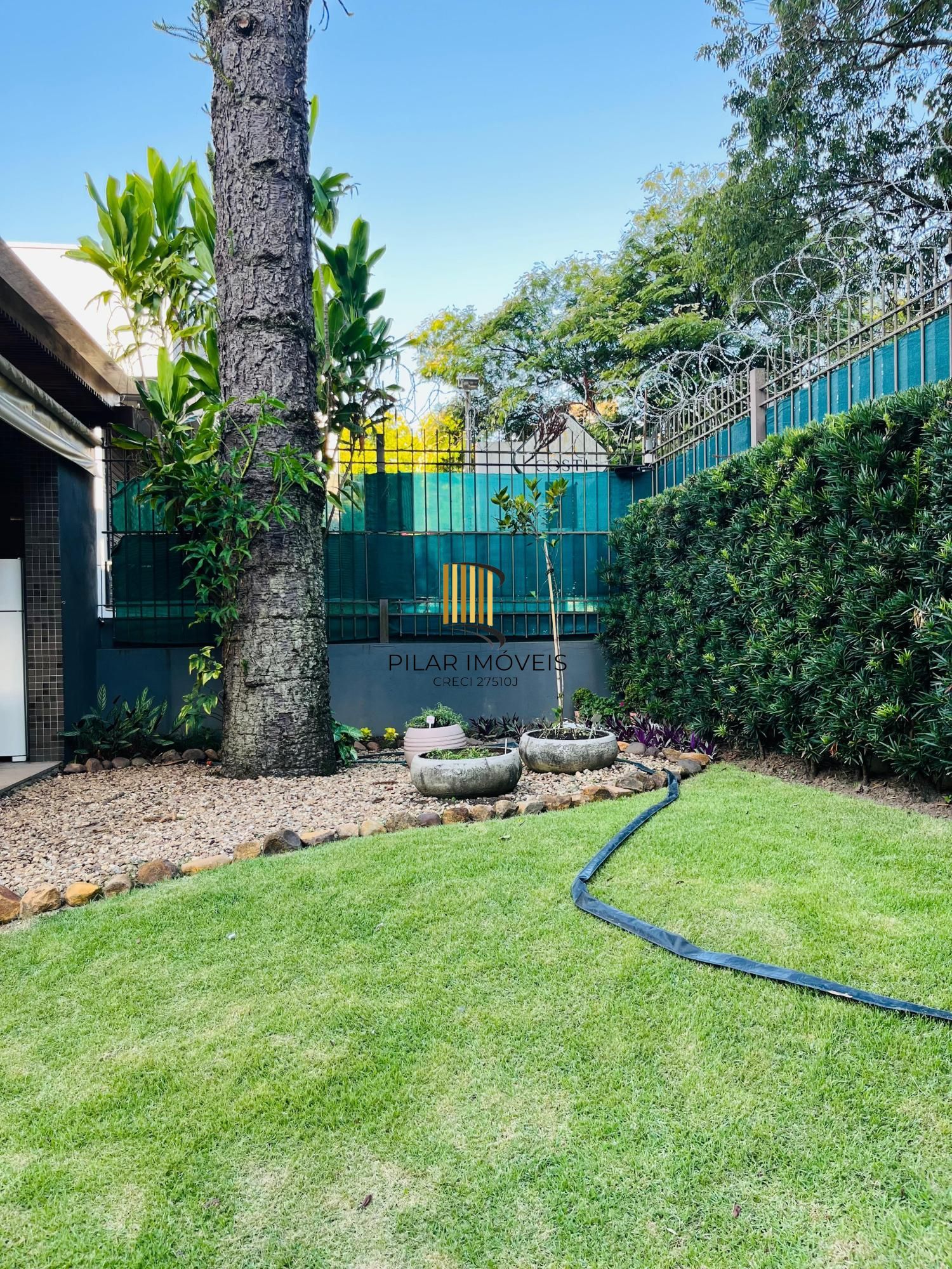 Apartamento de 145m² com projeto de arquiteta e 3 dormitórios no bairro Tristeza