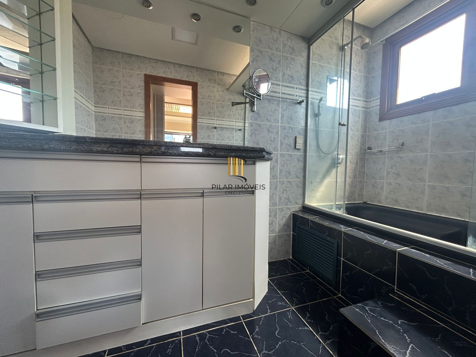 Apartamento 4 dormitórios • 172 m² privativos • Suíte com hidromassagem • Jardim Lindóia