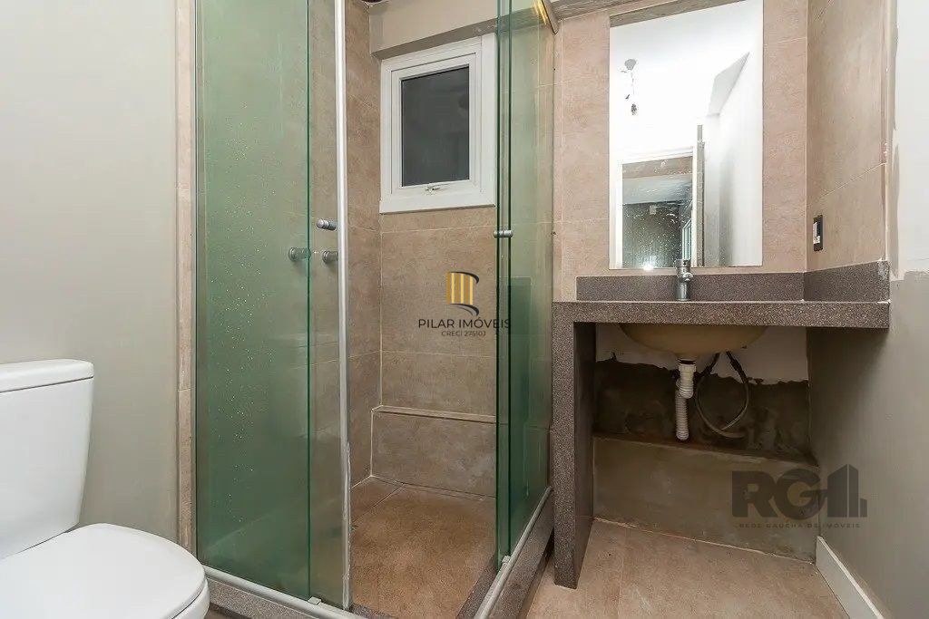 Cobertura com 4 quartos e 197m² à venda em Petrópolis, Porto Alegre.