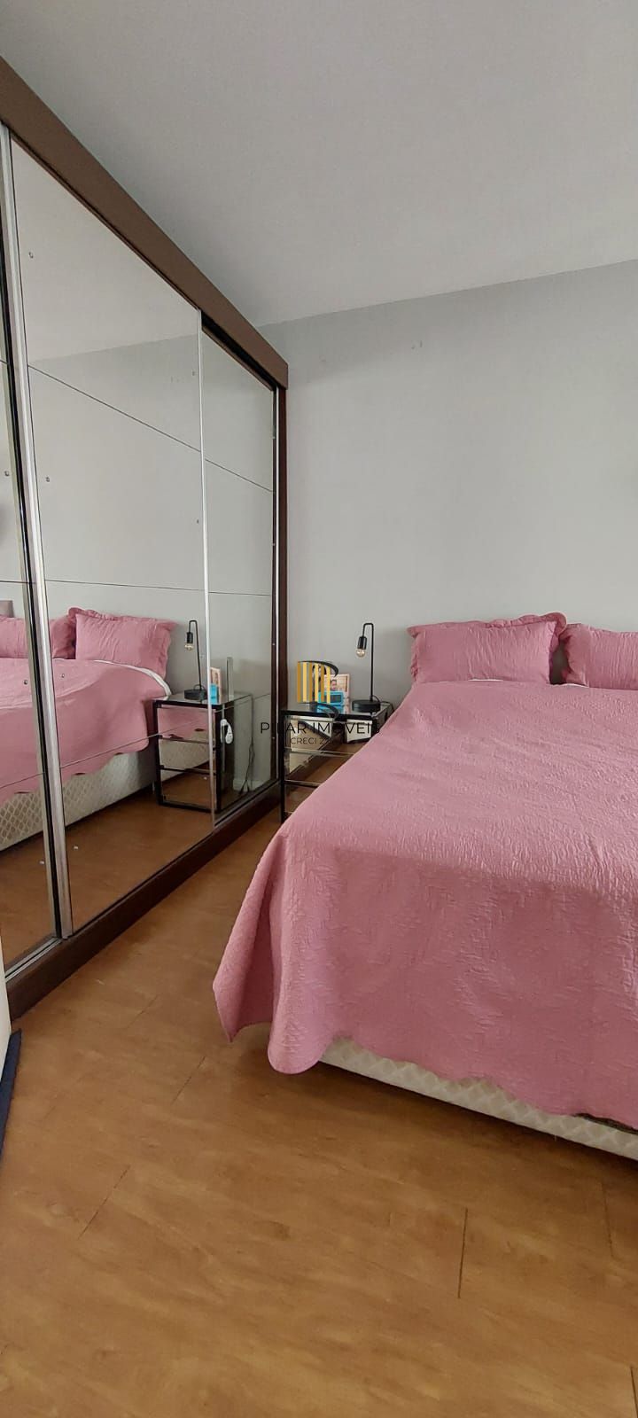 1 DORMITORIO SEMIMOBILIADO 54,69M²