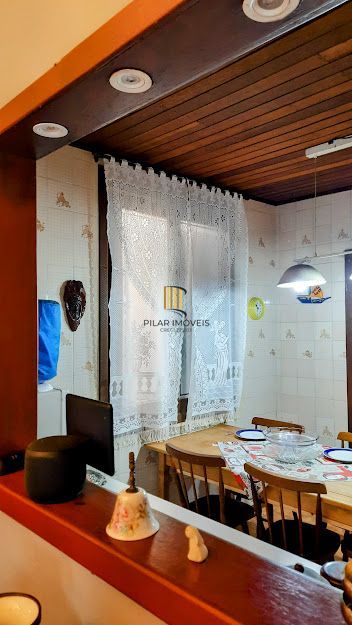 Linda Casa de Esquina com 230 M². Área de Lazer Completa.