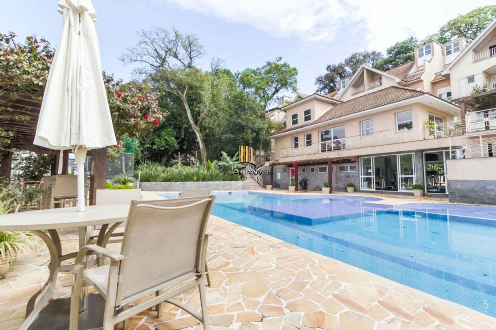 Casa de Esquina exclusiva em condominio fechado!!!