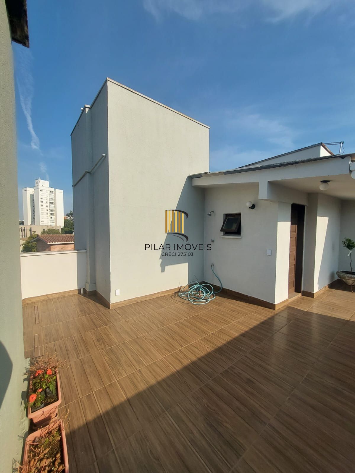 Cobertura reformada no Bairro Jardim Lindóia