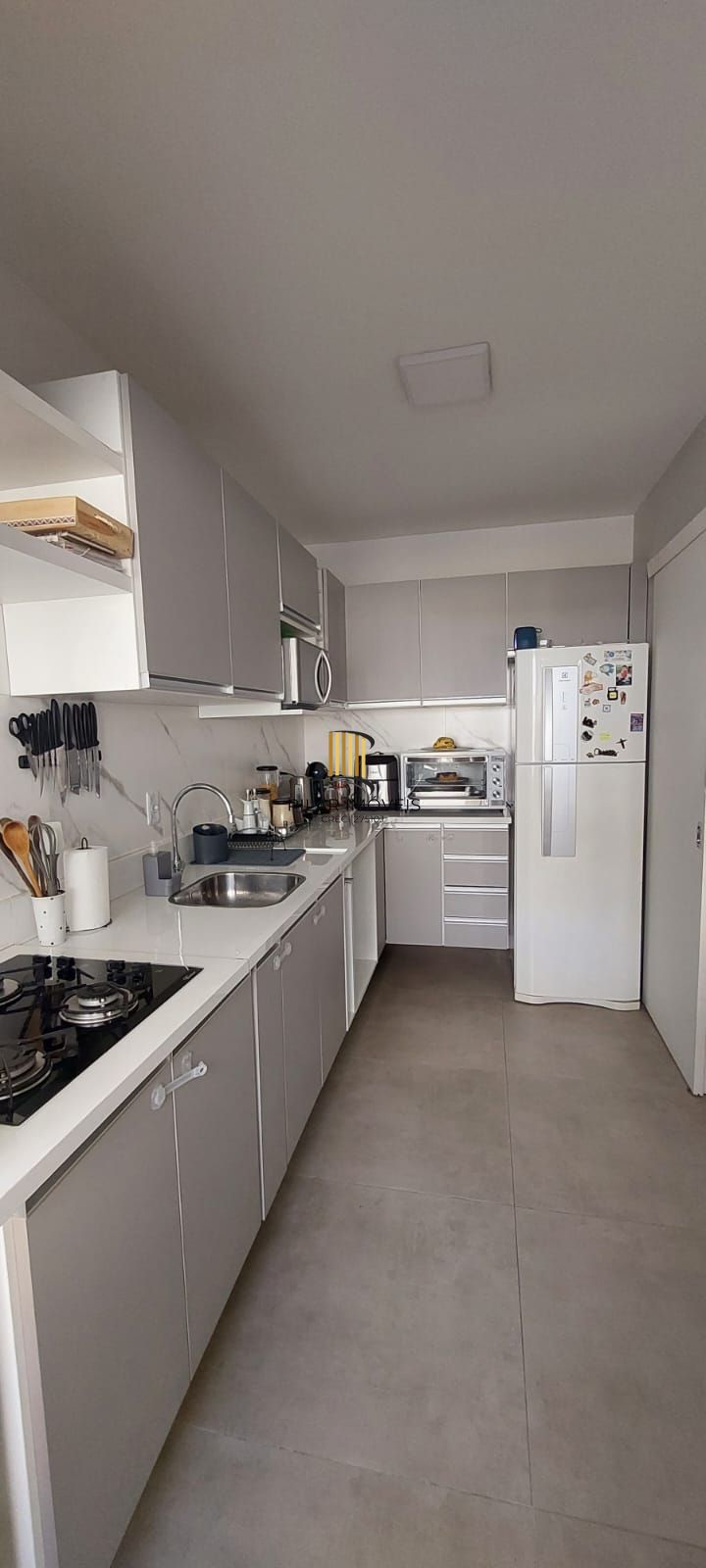 1 DORMITORIO SEMIMOBILIADO 54,69M²