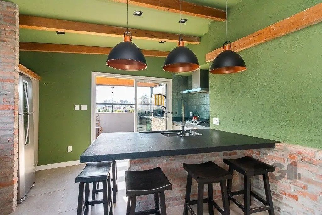 Cobertura com 4 quartos e 197m² à venda em Petrópolis, Porto Alegre.