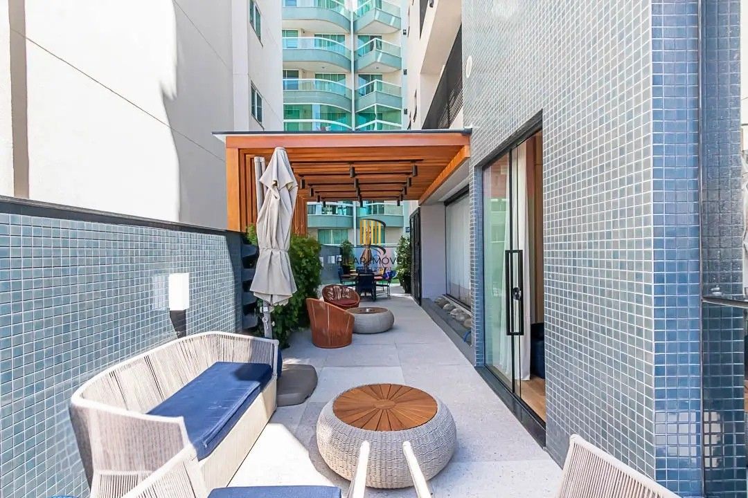 LUXO NA QUADRA DO MAR EM MEIA PRAIA ITAPEMA: 127m² MOBILIADO COM 3 SUÍTES E 3 VAGAS