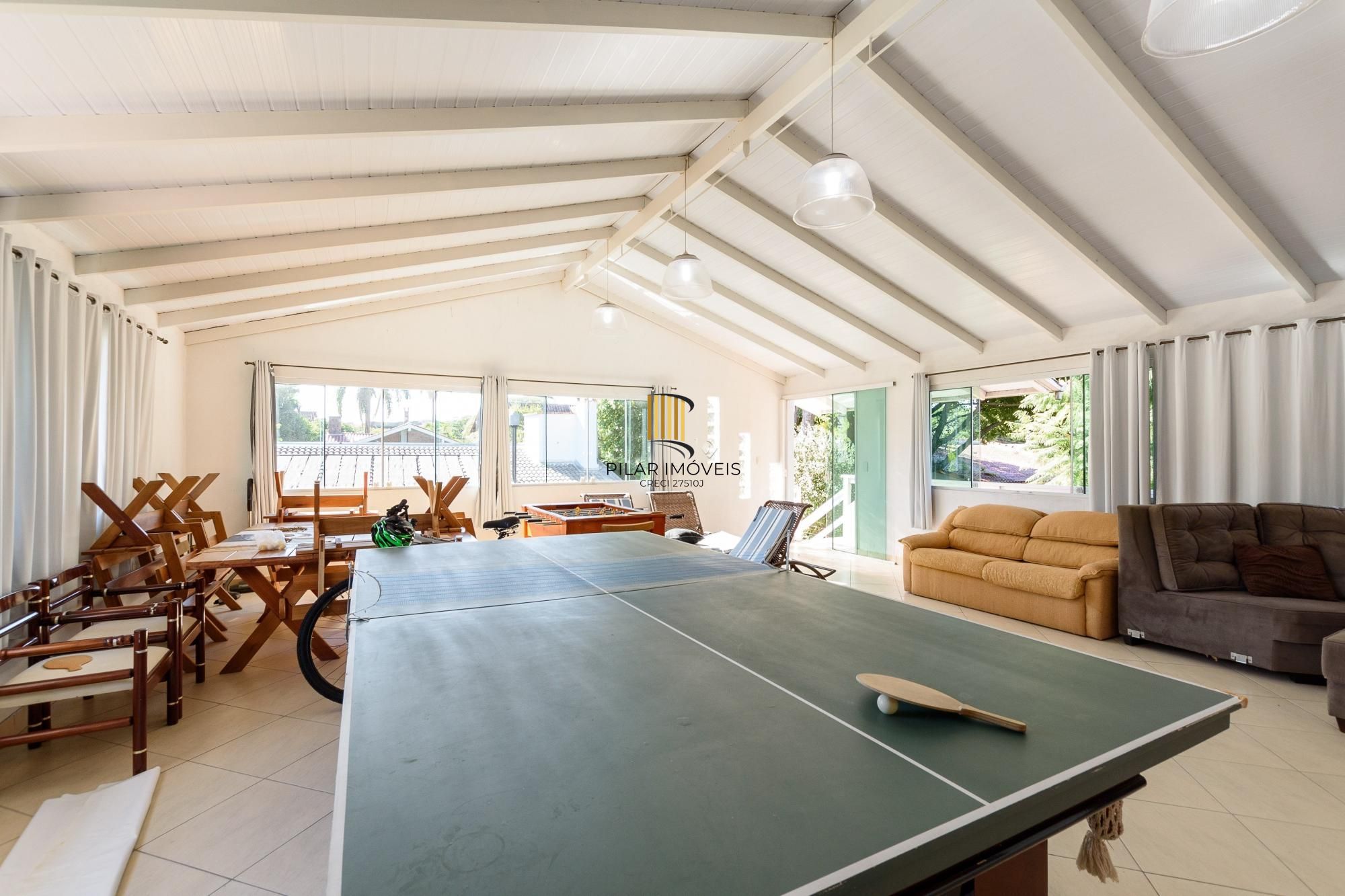 Venha morar em 350 m² com um clube em sua casa!