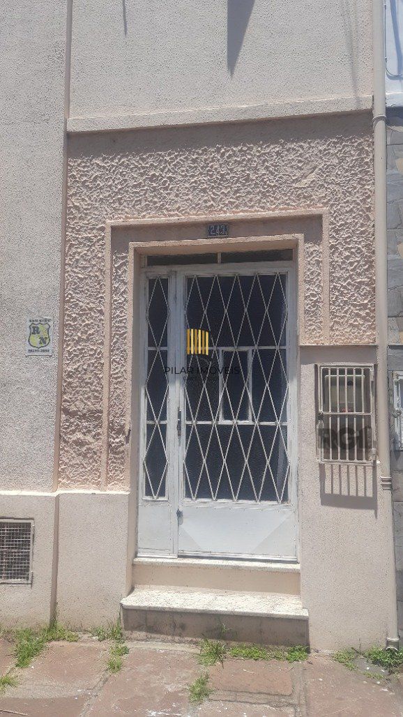 CASA DE ALVENARIA  2 PAVIMENTOS, NO BAIRRO MEDIANEIRA/GLORIA