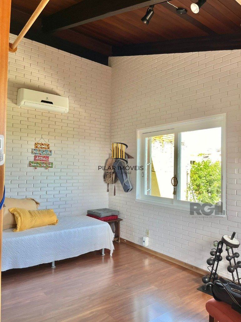 Casa 4 Dormitório(s) Bairro Medianeira