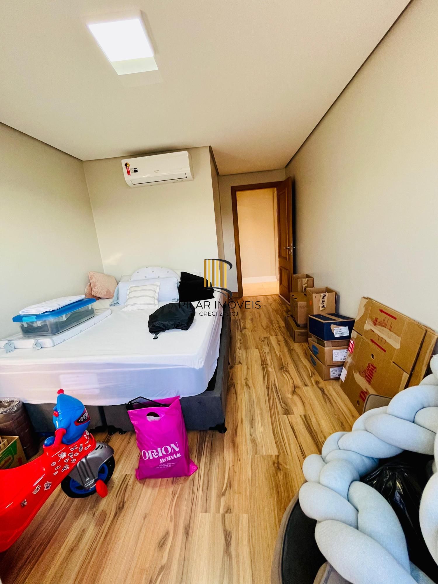 Apartamento de 145m² com projeto de arquiteta e 3 dormitórios no bairro Tristeza