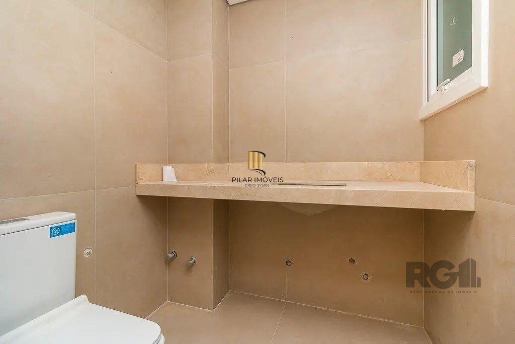Cobertura com 4 quartos e 197m² à venda em Petrópolis, Porto Alegre.