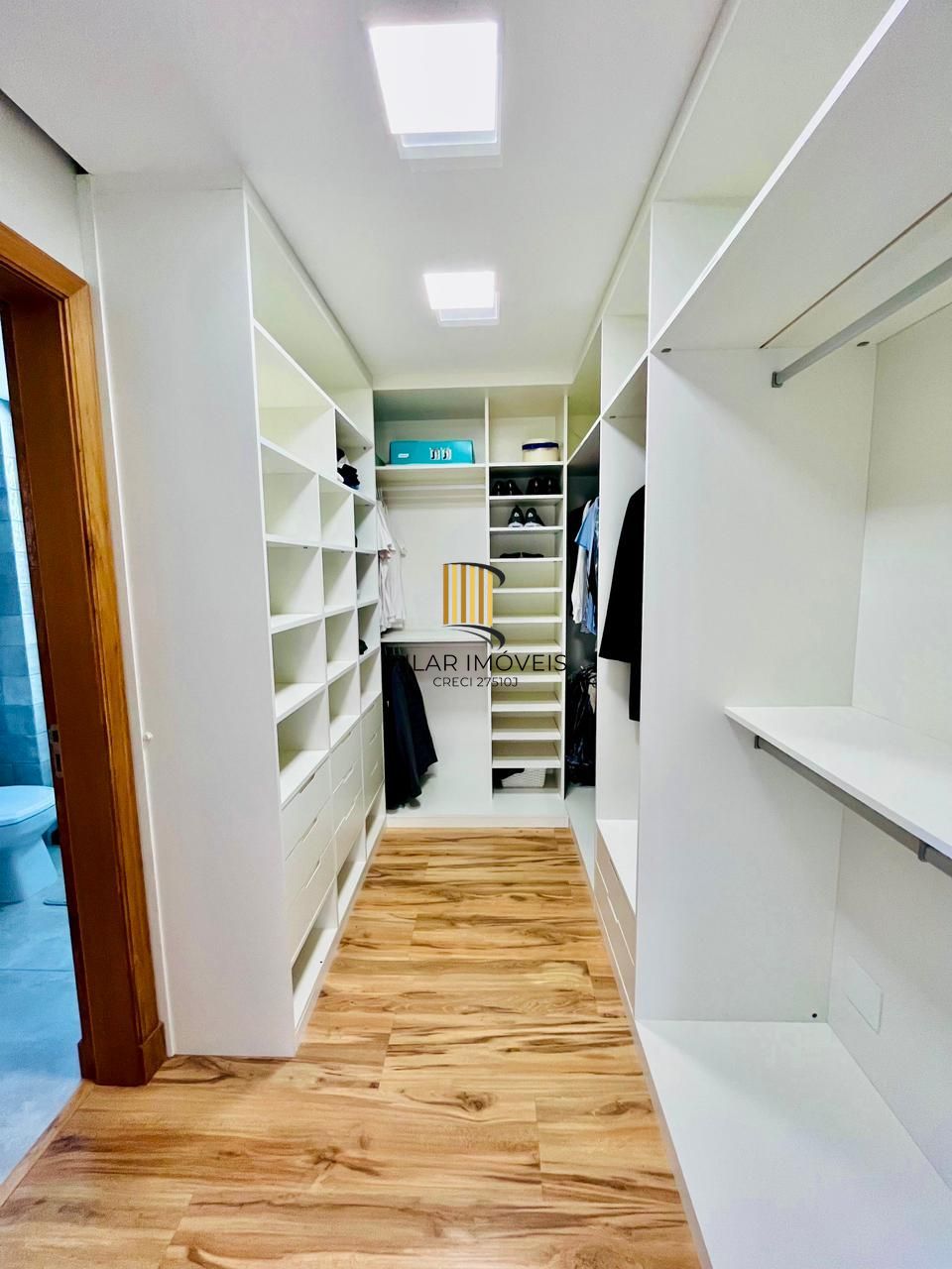 Apartamento de 145m² com projeto de arquiteta e 3 dormitórios no bairro Tristeza