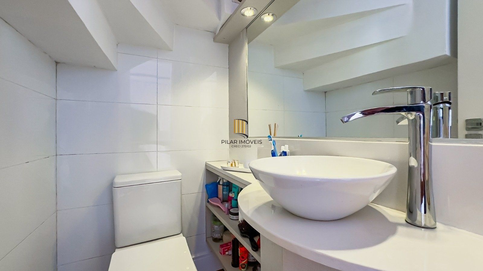 Sobrado dos Sonhos no Jardim Itú Sabará – Alto Padrão, 3 Dormitórios e 2 Vagas!