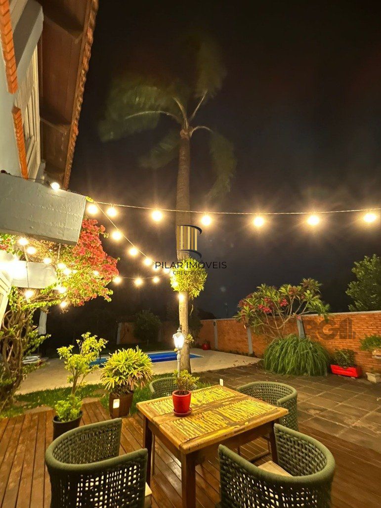 Casa 4 Dormitório(s) Bairro Medianeira