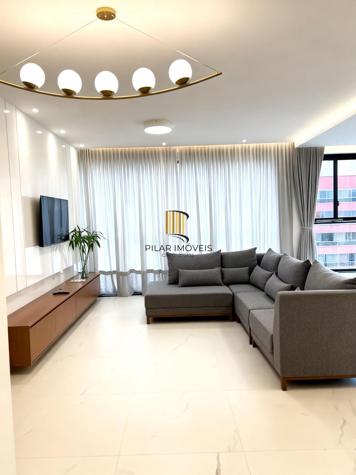 LUXO NA QUADRA DO MAR EM MEIA PRAIA ITAPEMA: 127m² MOBILIADO COM 3 SUÍTES E 3 VAGAS