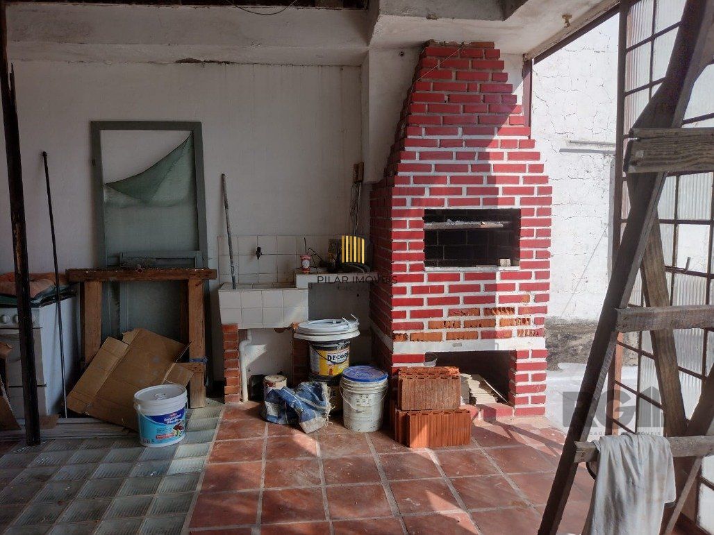 Casa 4 dormitórios no bairro Restinga