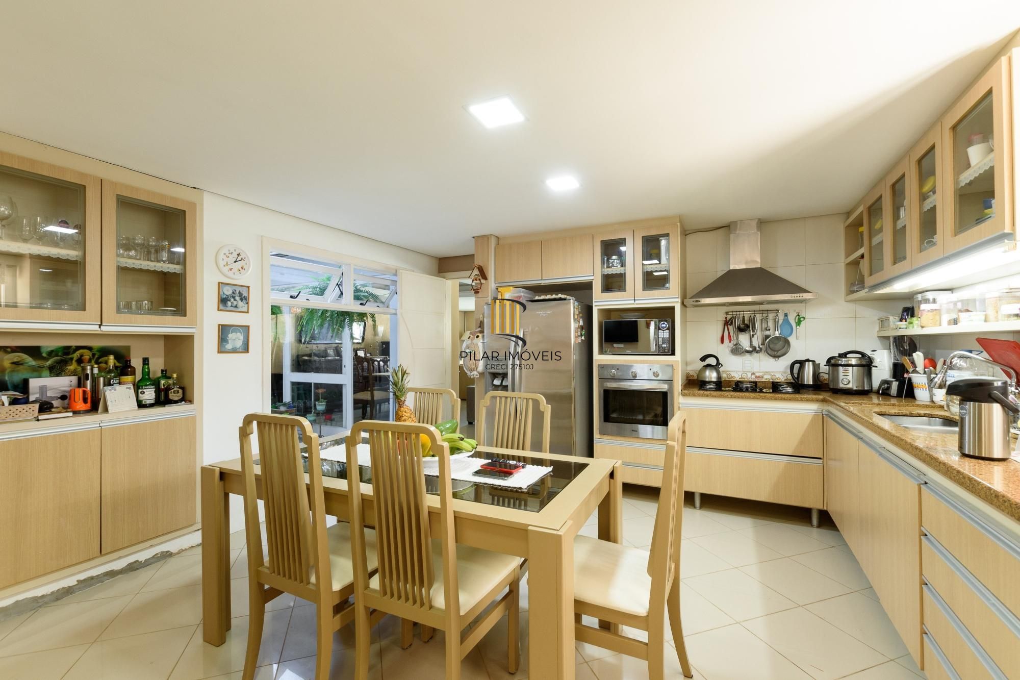 Venha morar em 350 m² com um clube em sua casa!