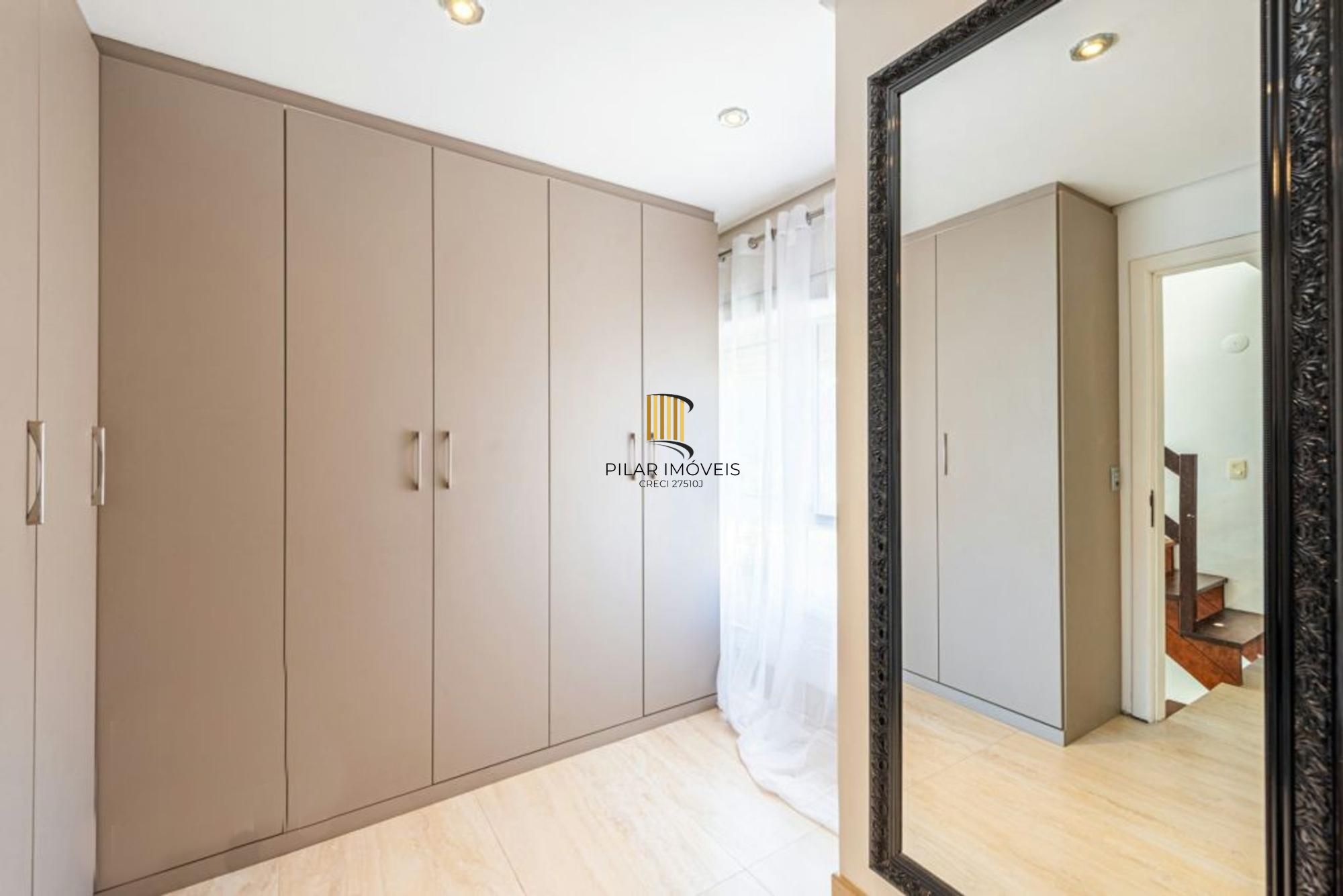 Casa de Esquina exclusiva em condominio fechado!!!