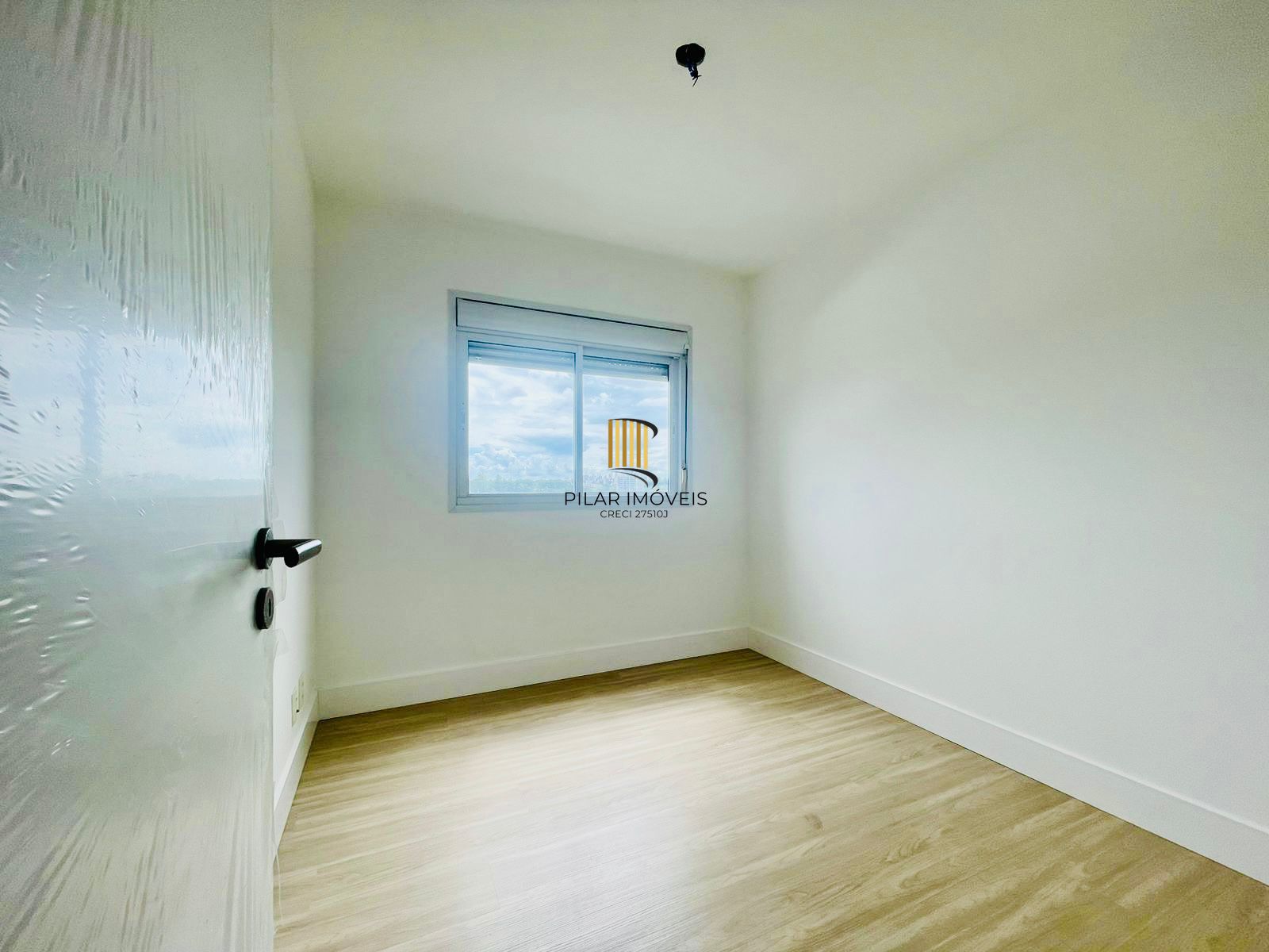 Apartamento com lareira, churrasqueira e 3 dormitórios no Central Park