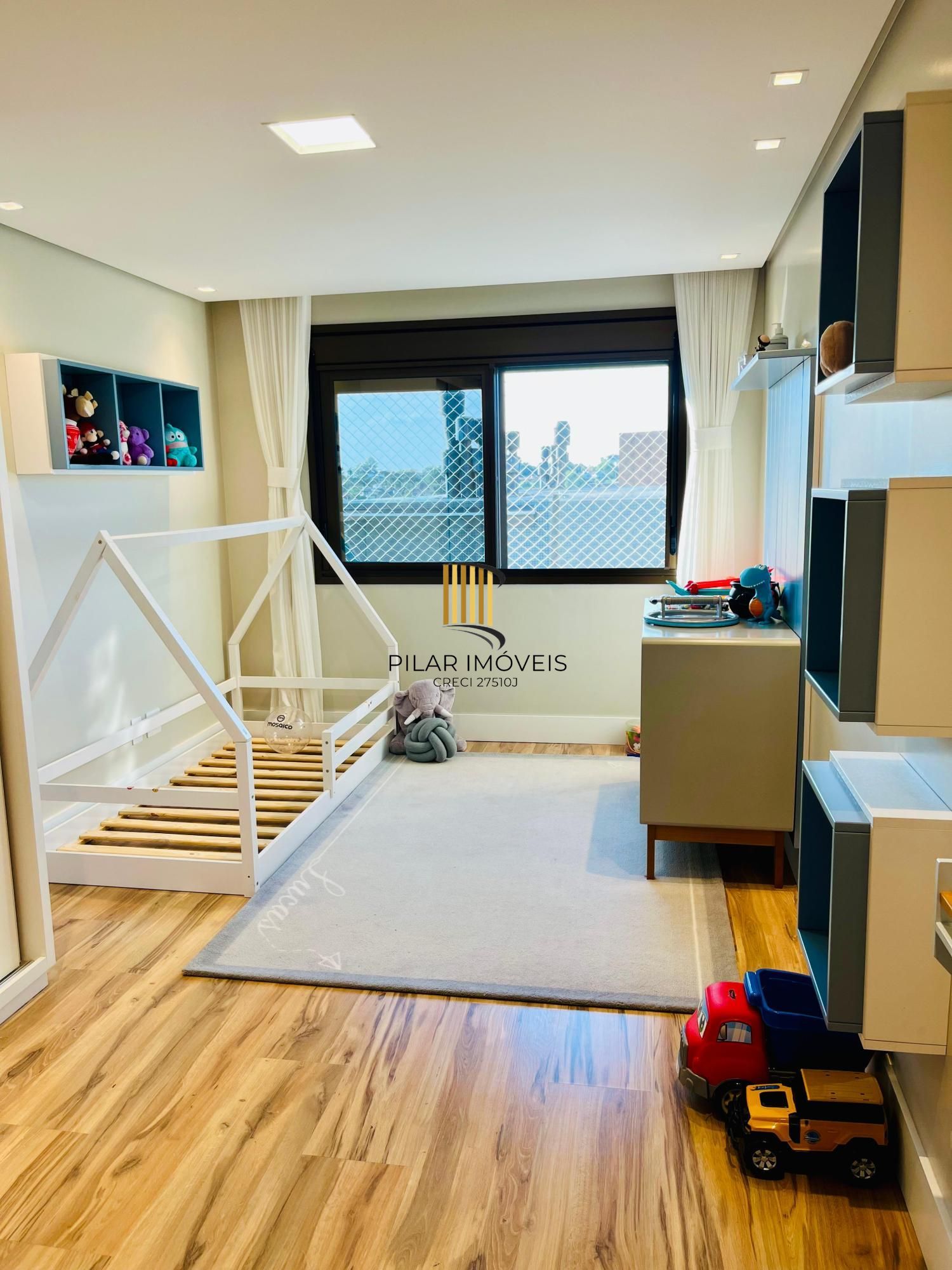 Apartamento de 145m² com projeto de arquiteta e 3 dormitórios no bairro Tristeza